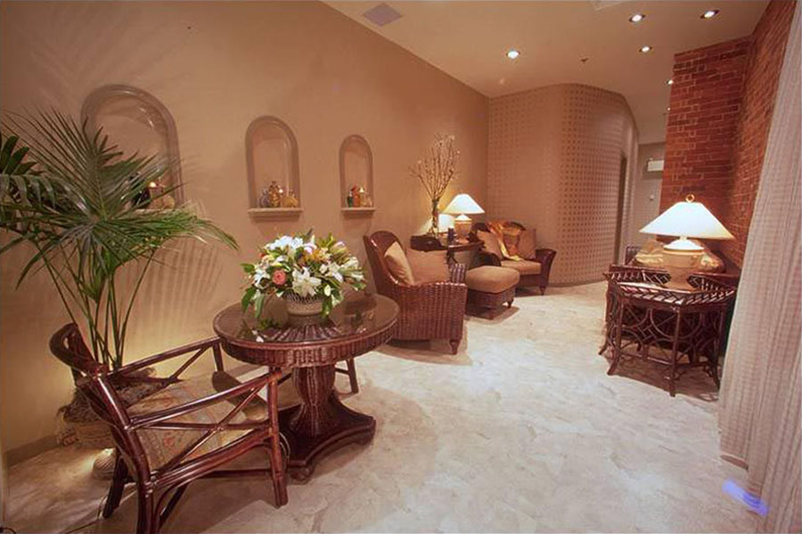 spa lounge and dining area